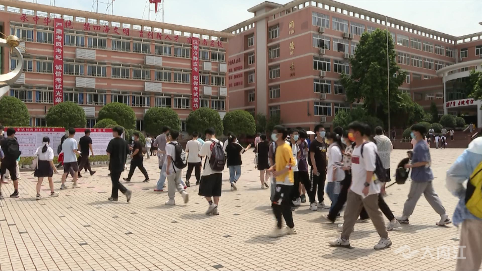 高考人數(shù)01.jpg