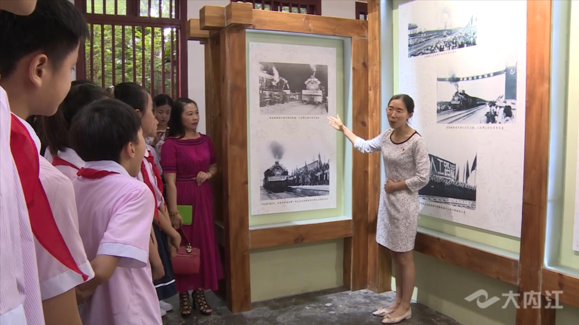 新媒體成渝鐵路筑路精神.mp4_20220701_131719538.jpg